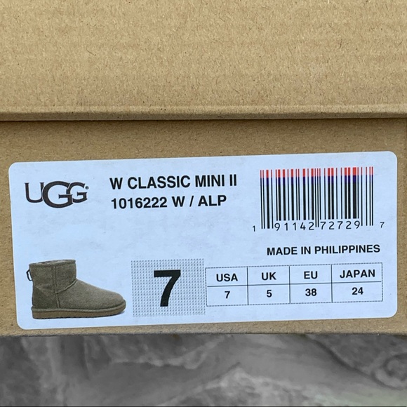 UGG Australia Boots Classic Mini II - Picture 5 of 5